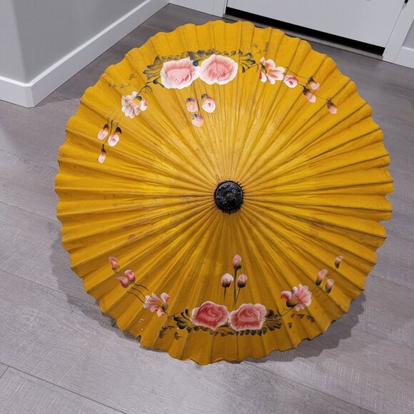 1950s Handpainted Flowers on Rice Paper and Bamboo Umbrella Parasol - Picture 4 of 8